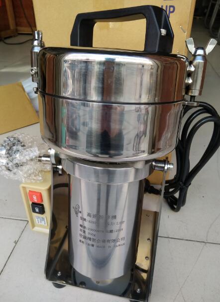 賽優(yōu)牧業(yè)實(shí)驗(yàn)室飼料化驗(yàn)采用中國(guó)臺(tái)灣欣鎮(zhèn)6202粉碎機(jī)！
